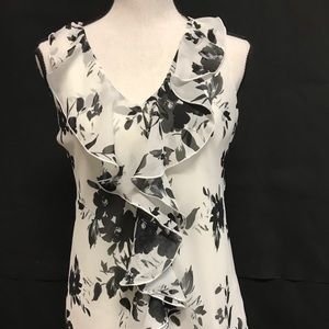 💟2/$10💟Sleeveless top, lace panel back